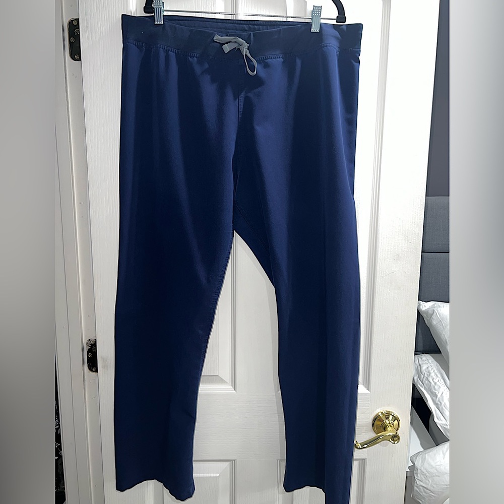 XL Figs Scrub Bottom